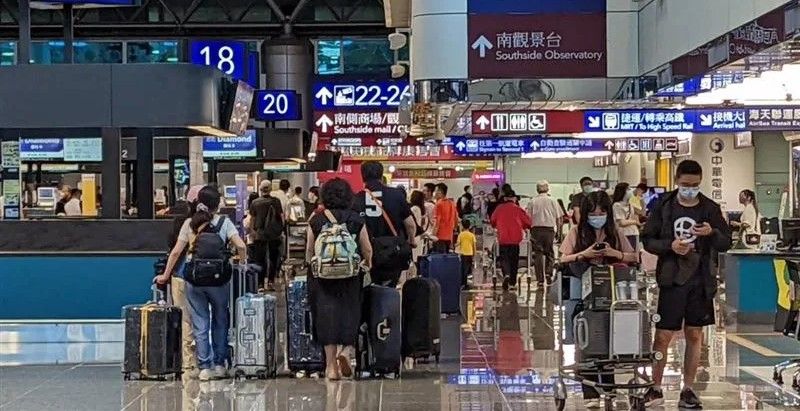 大塞機引爆民怨！旅客準備返台「才被告知」　行程一團亂