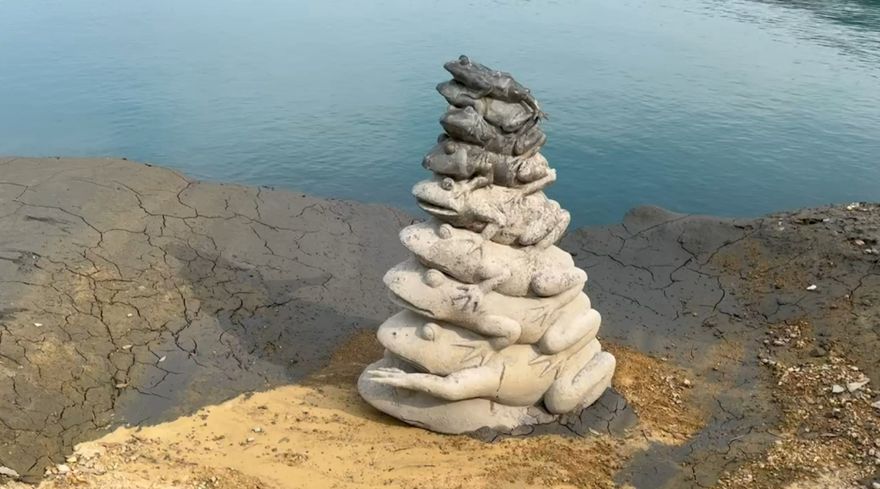日月潭「九蛙」重見天日！池潭乾涸龜裂民眾憂缺水　水利署長說話了