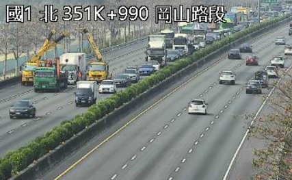 快訊/2大貨車追撞！國1南向岡山段嚴重回堵5公里