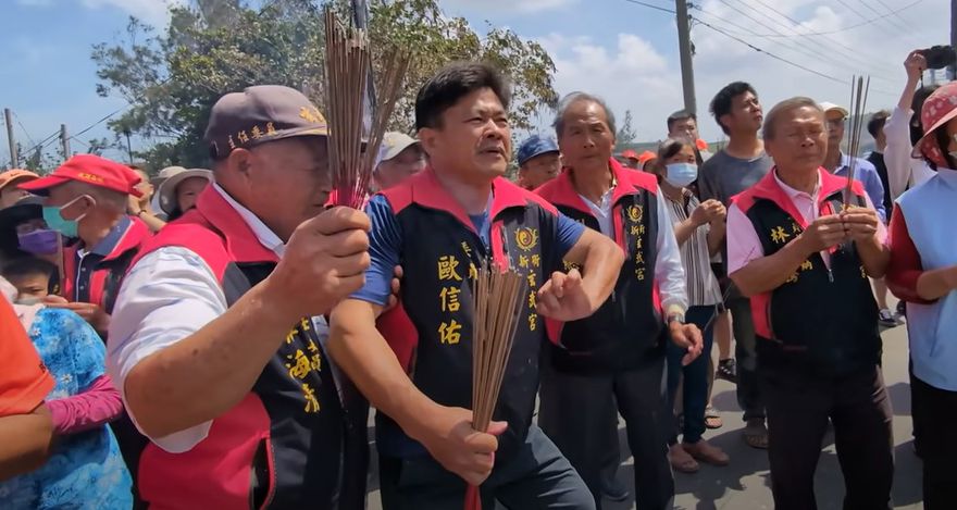 白沙屯媽祖/「粉紅超跑」路過新街玄武宮...玄天上帝超激動！　媽祖應邀與老友寒暄
