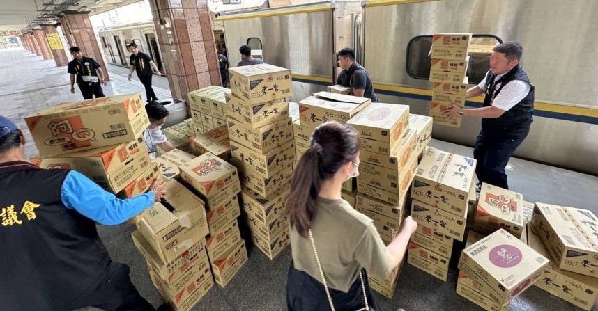 7.2強震撼全台/蘇花坍方阻救援！台鐵16小時搶修完成　加開班次搶運物資進災區