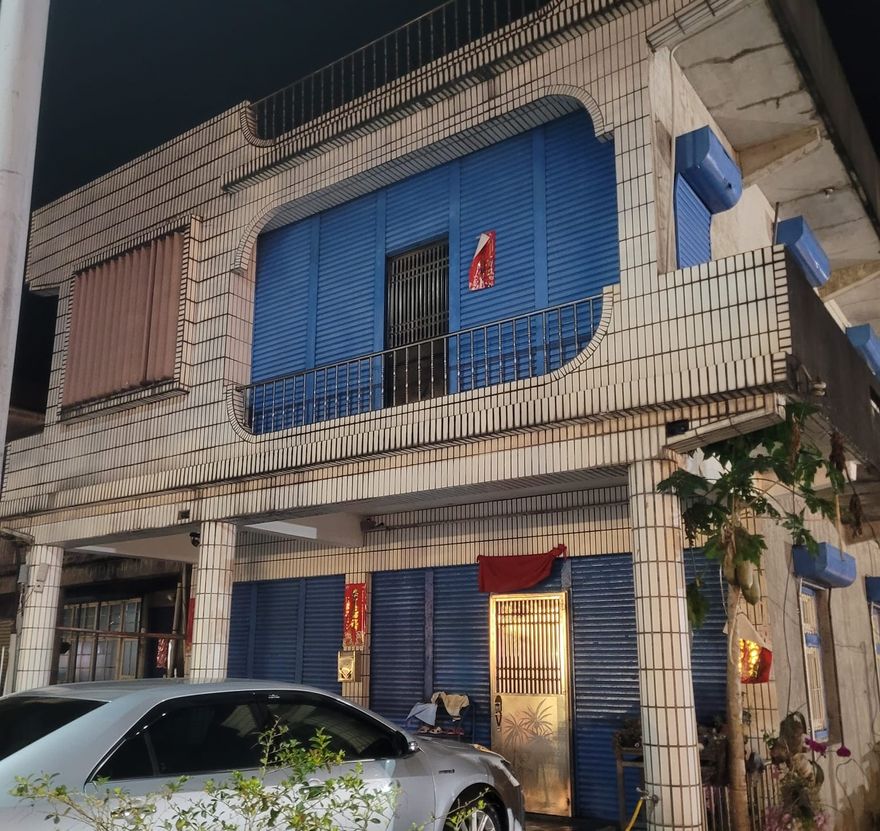 防喪屍？1、2樓大門窗戶「全是鐵捲門」！　內行人揭真正目的：宜蘭颱風大