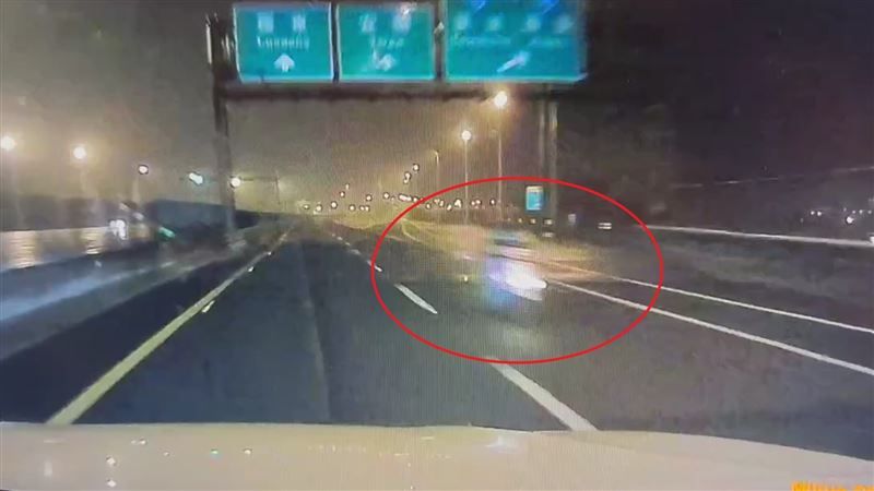 7旬老翁騎車逆向闖雪隧！疑似深夜精神不濟　最高可罰3萬6
