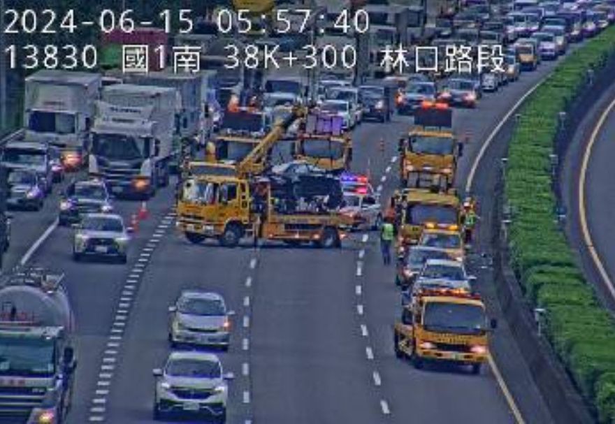 快訊/國道1號透早不平靜！38k南北向車禍　火燒車一度紫爆