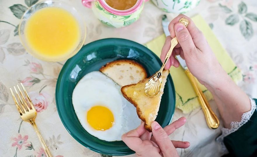 早餐店列「4規定」才能用餐！低消80才能「吹冷氣」　網力挺