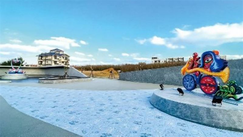 澎湖遊艇船長疑欠百萬！醫院門口遭4人砍傷　命危搶救中