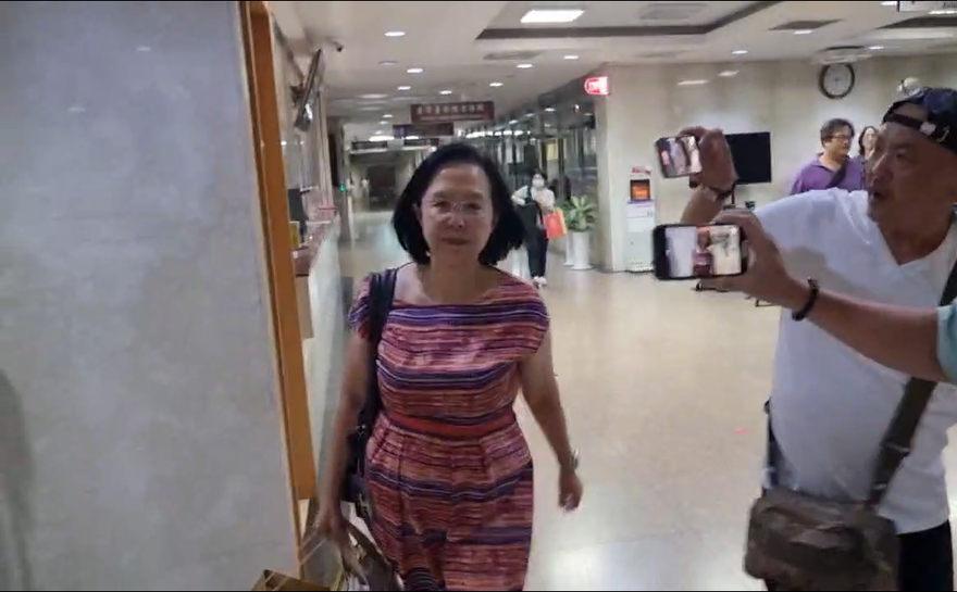快訊/沈慶京上吐下瀉！台北看守所內嚴重身體不適　律師緊急遞狀聲請交保停押
