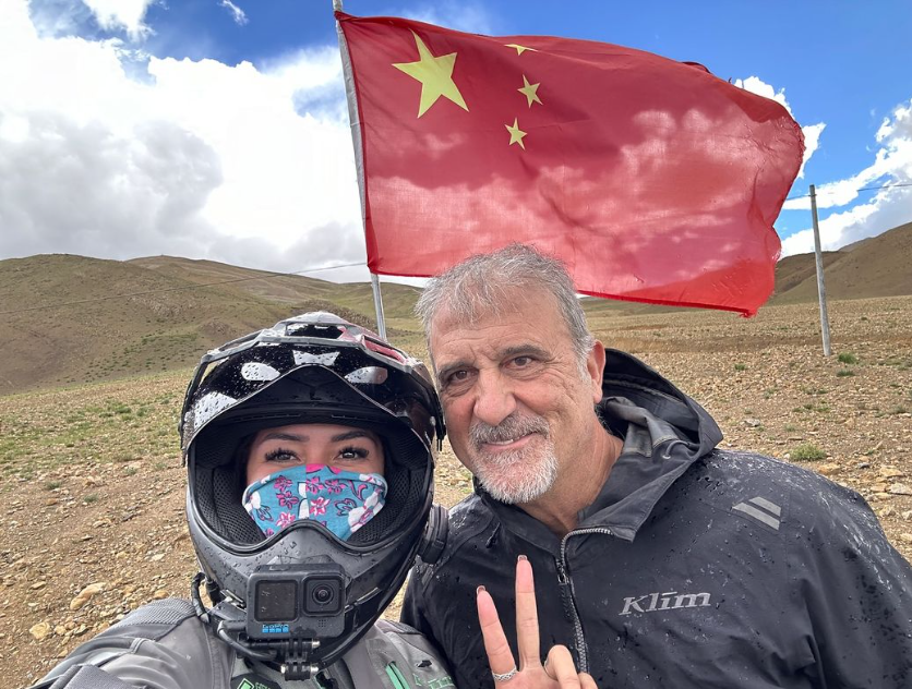 影/雙標？西班牙女網紅批西藏廁所髒、咖啡貴　曾在印度遭性侵仍讚偉大國家
