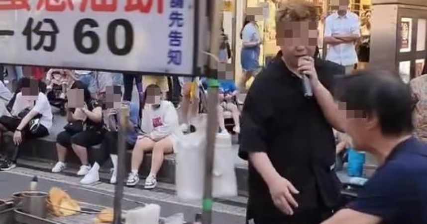 西門町蔥油餅攤著火！老伯緊張滅火卻遭「唱歌調侃」街頭藝人道歉了