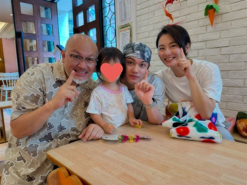 一家4口將暫離台灣！趙小僑宣佈「開始旅人生活」　親曝執行時間點