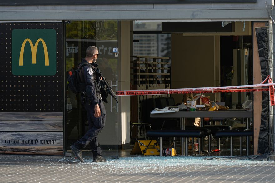 以哈衝突週年前夕傳恐攻！槍手掃射以色列南部公車站　1警殉職10人受傷