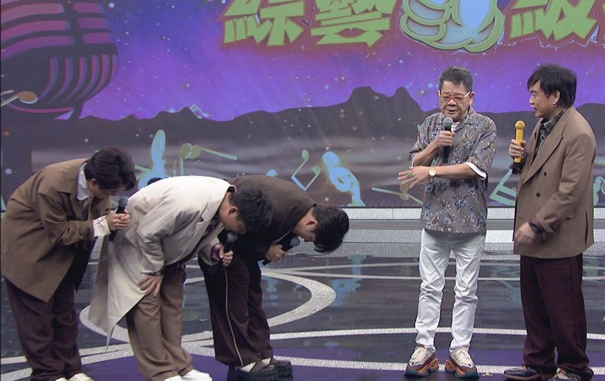 登《一級棒》開砲！鄭進一狠嗆康康主持功力退步 　點1男星藏胡瓜影子：但才華一般