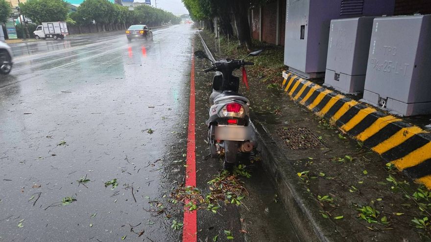康芮再奪一命？台中男騎車上班「因倒塌路樹致死」　時間在陸警解除前