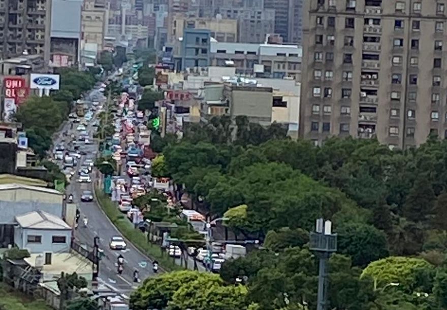 「絕望堵車」有畫面！國1北向「6車追撞」從桃園路段塞到市區