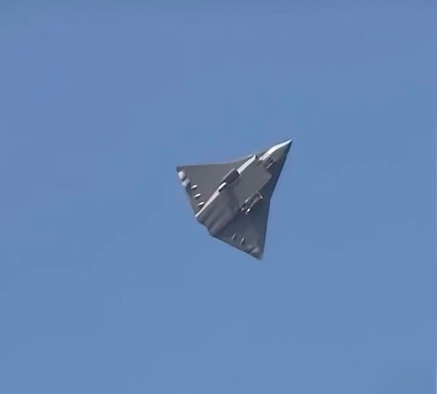 全球關注！疑陸「六代戰機」試飛　俄專家：需5、6年才能量產