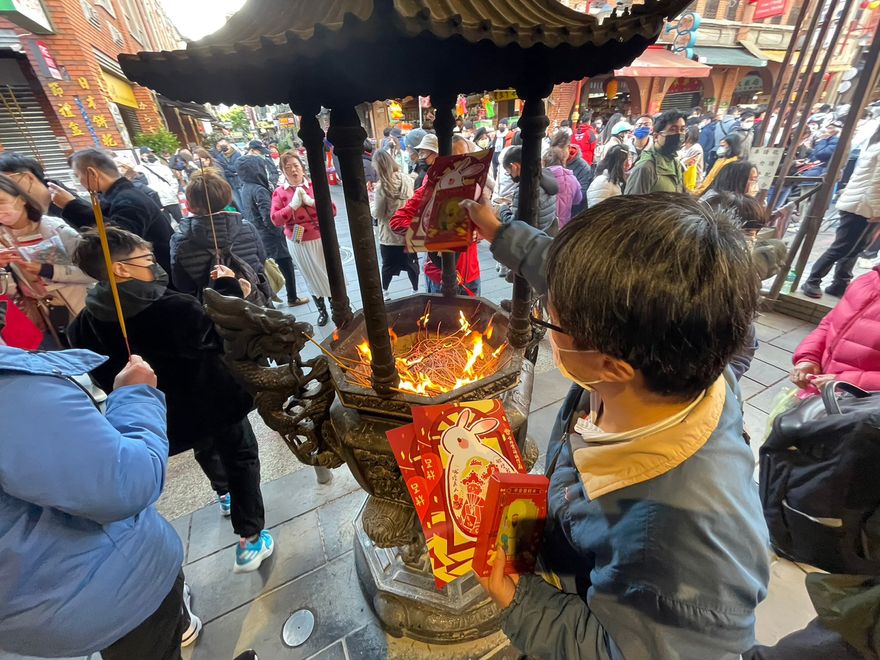 金蛇年正月初一拜拜攻略！頭香人人有，誠心許願最靈驗