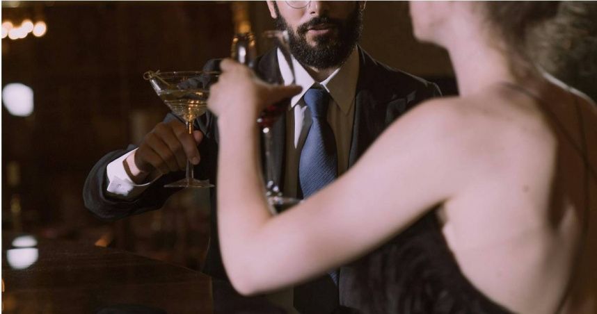 包養小三揮金百萬！被妻抓包卻不離婚　網：他需要免費保母