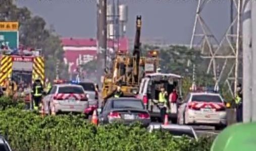 影/國1北向雲林段「車輛狂燃」！救護車門打開待命