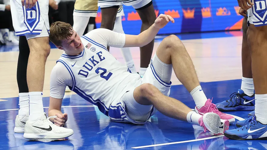 嚇傻！NBA準狀元「腳踝翻船」坐輪椅退場　可能投入今年選秀