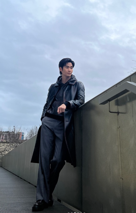 金秀賢陷醜聞！Prada「代言魔咒」再發威　 10年10明星出事