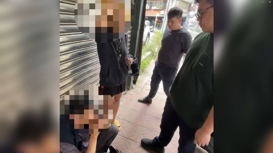 影/想太多！南港偷車賊「膠帶改車牌」躲查緝　被逮還遭搜出毒