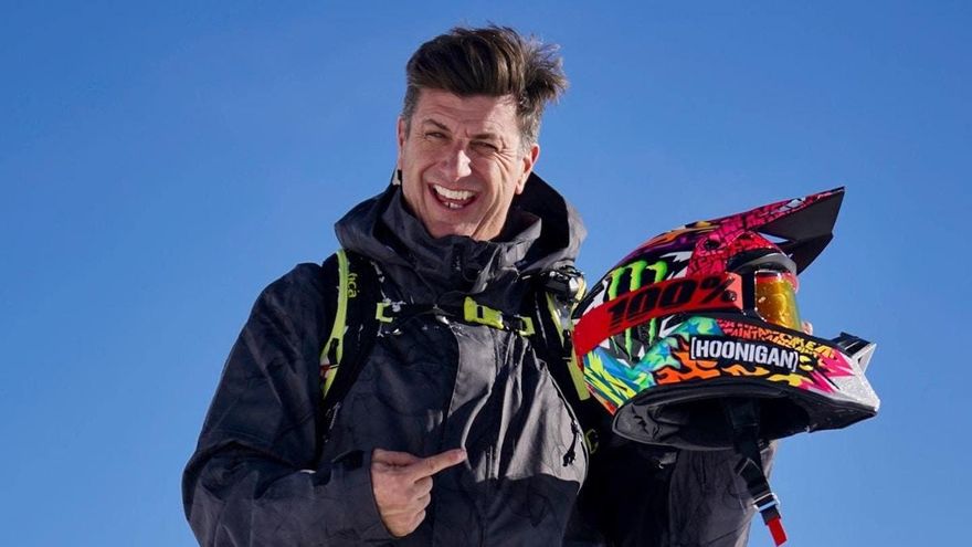 雪地騎車出意外！美知名賽車手暨DC滑板鞋創辦人逝世　享年55歲