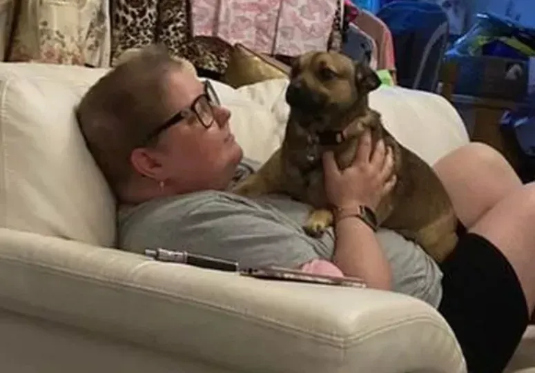 愛犬瘋狂襲胸卻「邊摸邊哭」！30歲女就醫檢查驚覺罹患乳腺癌