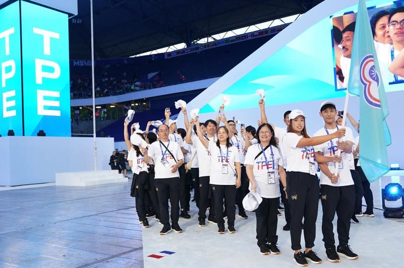 萊茵魯爾世大運開幕　陳弈通、楊亞依掌旗率91台灣好手進場