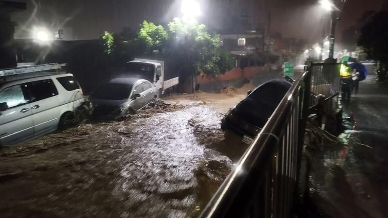 影/暴雨無情！彰化香山里2車遭洪水沖走卡涵洞　彰139線路斷