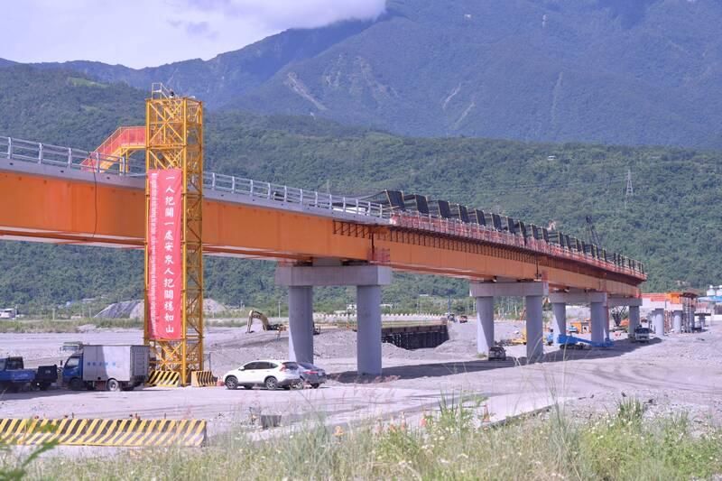 花蓮高寮大橋重建進度超前　預計明年4月完工