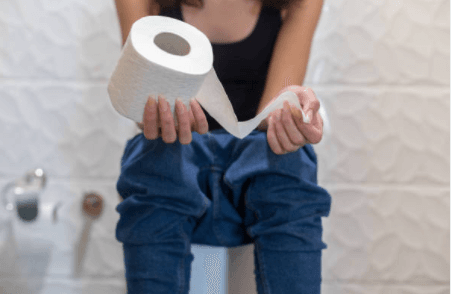 50歲婦不菸不酒竟罹「大腸癌3期」！醫警示「6症狀」不可輕忽