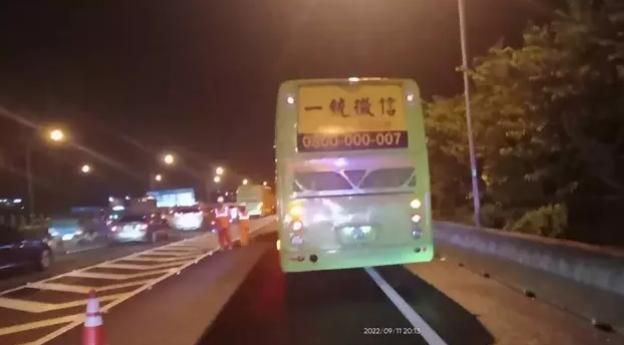 統聯司機昏迷前車停路肩護乘客　國道上31乘客輪流CPR救他的命