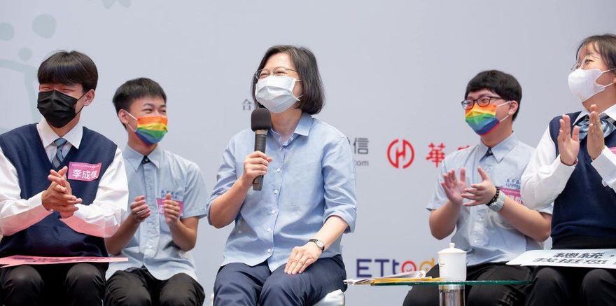 民進黨年底選舉將大敗？網揪出罪魁禍首是「他們」：蔡英文提前跛腳