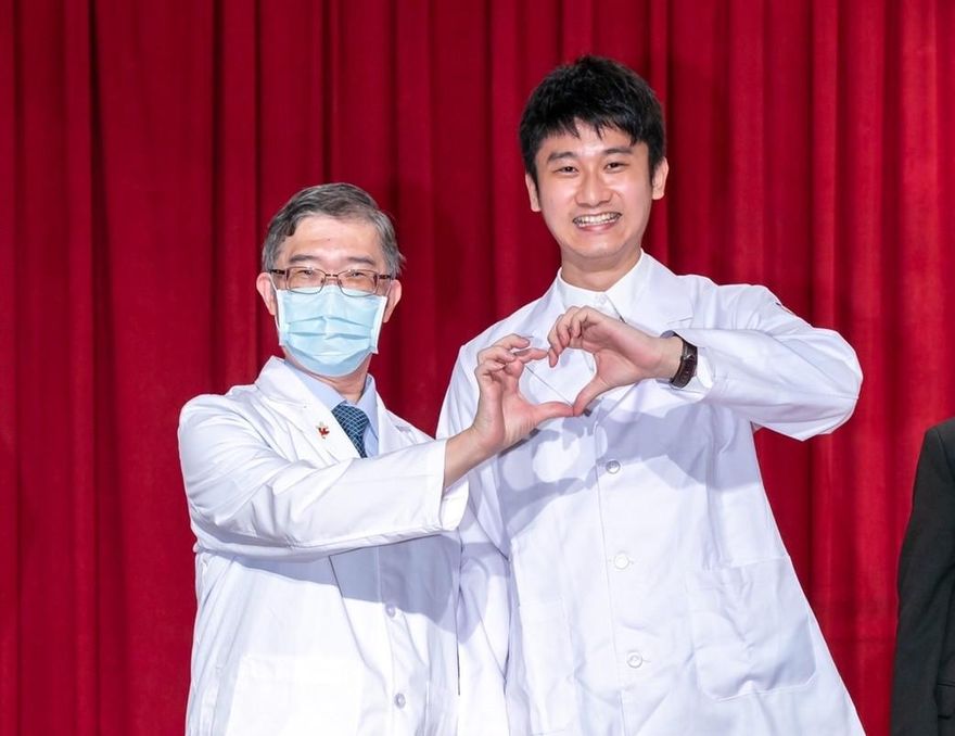 暖心! 國道司機休克 輔大2生機警急救 事後才知竟是學長學弟!