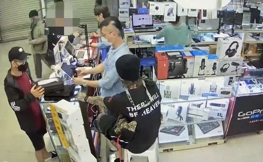 男子光華商場偷空拍機　遭逮竟辯「店員借我回家測試」