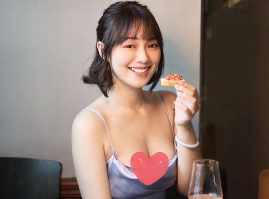 妹夫太多怎麼辦！哥曬網美妹爆乳辣照　鄉民送iphone14求認親