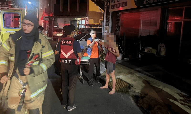 台南民宅爆炸起火！7旬翁拔延長線「碰一聲」　濃煙狂冒…撞破頭見血