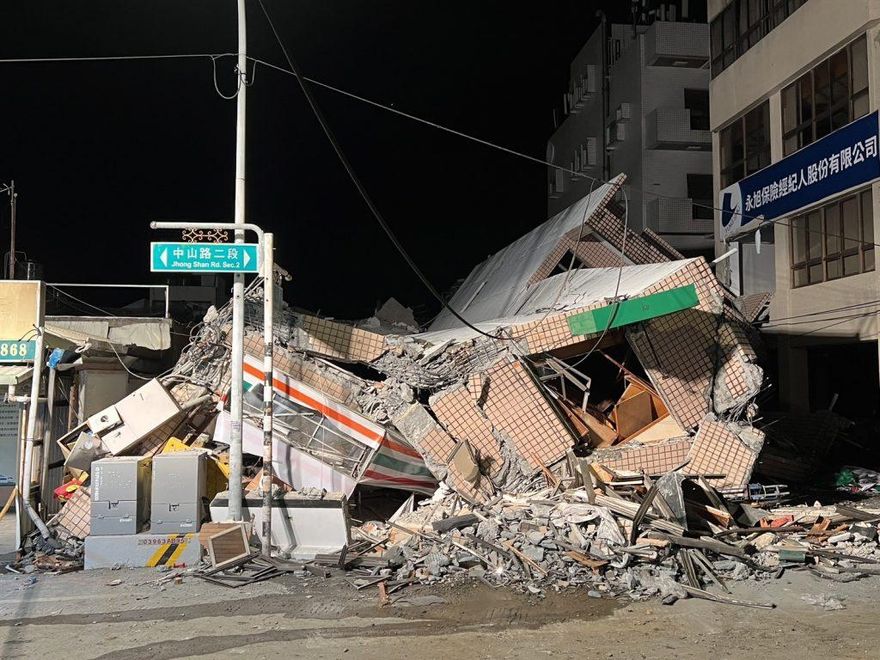 千萬不要逃出戶外！消防署曝「地震避難保命SOP」8大招：先護頭頸