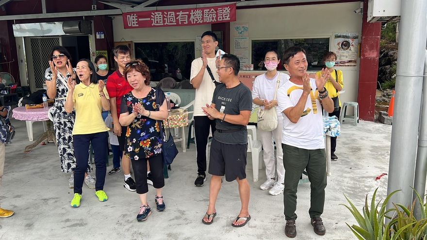 台東6.8強震／直擊！劫後餘生！六十石山撤離民眾訴說「睡車上」驚魂一晚　鼓掌感謝民宿業者及救援人員
