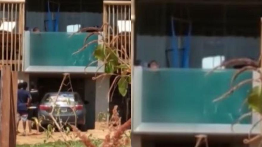 情侶「透明泳池」露天野戰！水中開啪全被拍　樓下遊客嗨看活春宮