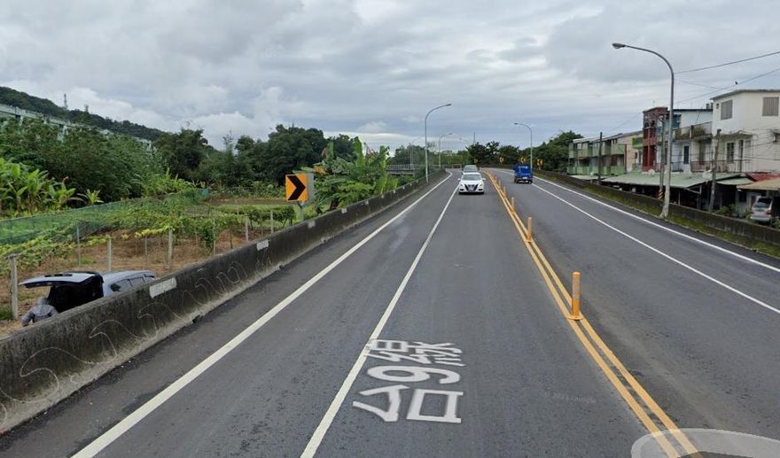 又再犯！男子酒駕撞護欄翻車　警一查驚覺…他早因酒駕遭吊照已13年