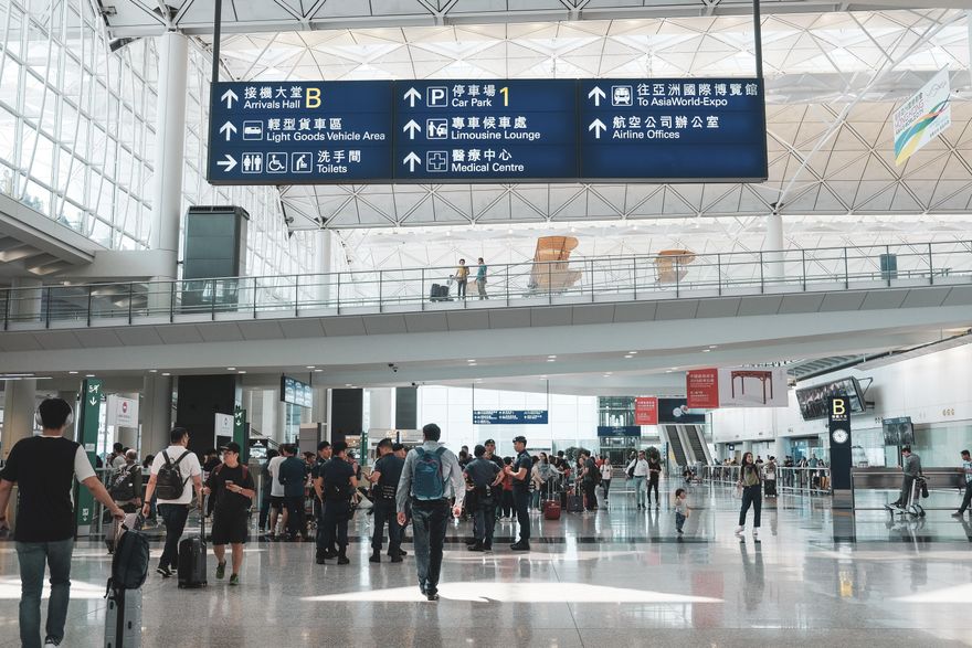 港６日起取消海外入境疫苗接種要求　仍需48小時快篩陰性證明