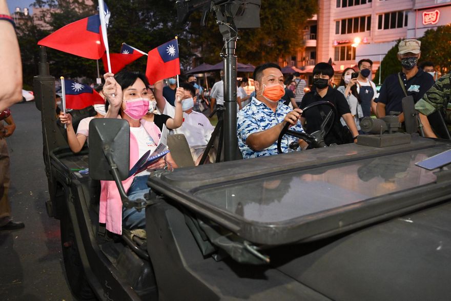 民進黨「輸掉高雄才知反省」！柯志恩造勢合體侯友宜、盧秀燕火力全開嗆綠營
