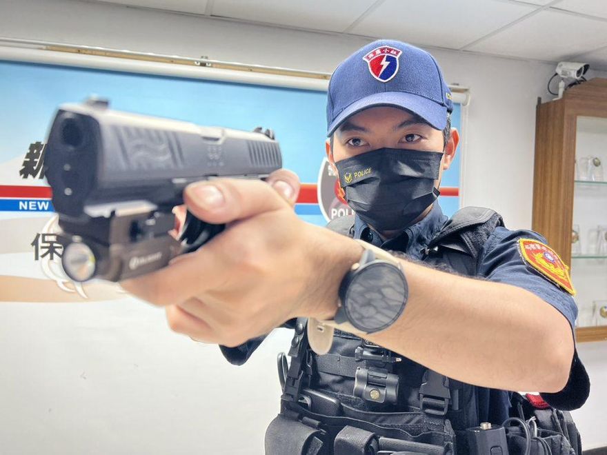 【扣扳機前一秒-系列報導3】一槍打中持槍拒捕通緝犯　霹靂警：再選一次我可能不會開槍！