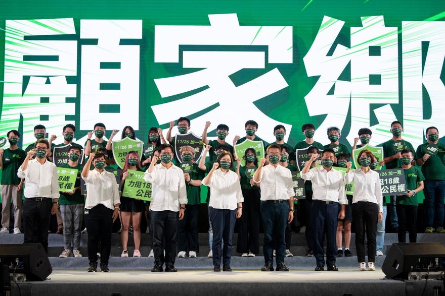 蔡英文喊「民進黨要挺年輕人」！反遭藥師狠打臉