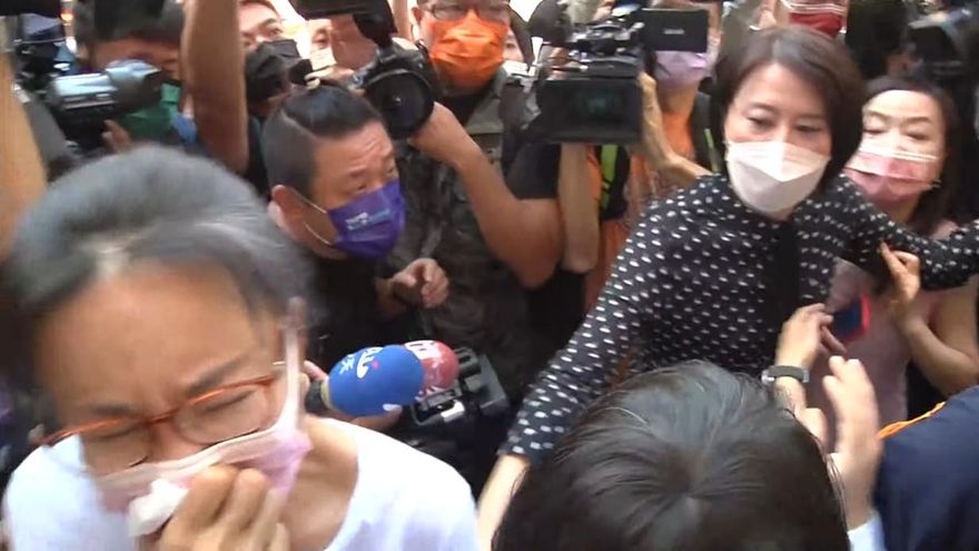 北檢戰完王鴻薇…周玉蔻直奔信義區高檔涮涮鍋！爽吃一頓喊：增添能量中