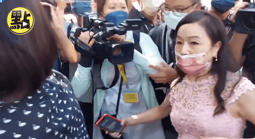 周玉蔻「一動作」嚇壞張淑娟！媒體人大驚：蔡英文的社會安全網又破洞了