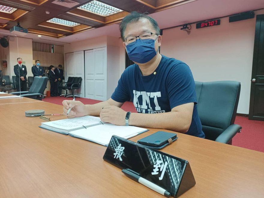 「牙醫不是醫師」被誤導　李德維道歉：無意冒犯
