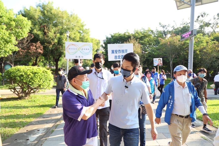 心疼周玉蔻哭泣？陳時中轟「沒口德」反遭蔣萬安狠打臉