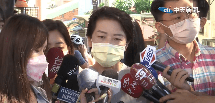 影／蘇貞昌稱「不必查」鏡電視 黃珊珊：院長下指導棋 檢調誰敢查？